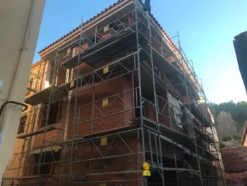Execució tancaments obra vista vandellos