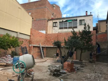 Mitgera i magatzem riba roja abans